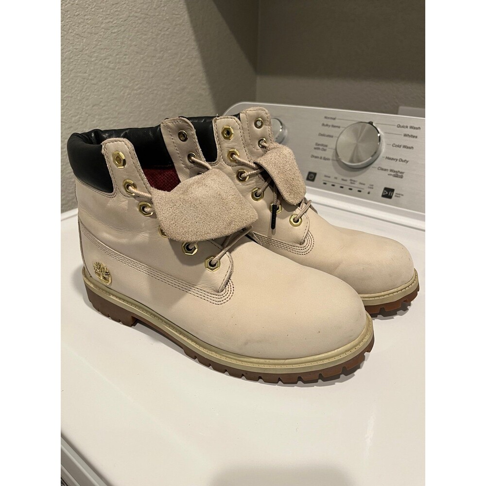 Timberland 6-Inch Premium Waterproof Boots – Boys 6.5 / Women’s 8.5 – Light Beig